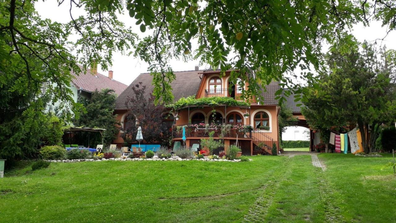 Katica Vendeghaz Somogyvar - Ladybird Villa Somogyvár Exterior photo